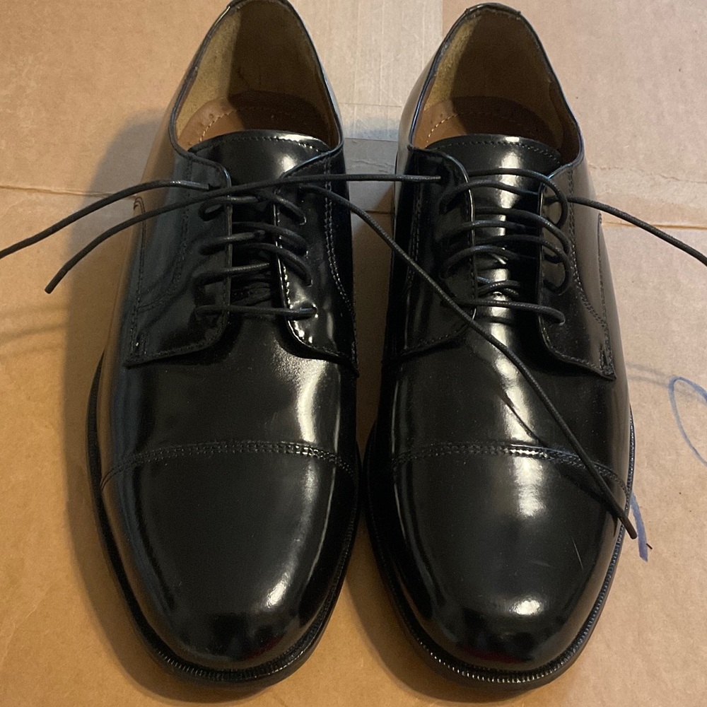 Bostonian Black Leather Oxfords